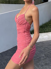 Rückenfreies Rüschenkleid mit Schnürung und V-Ausschnitt