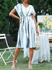 Weißes Kleid mit Retro-Batikmuster