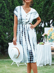 Weißes Kleid mit Retro-Batikmuster