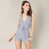 Mono corto sin mangas con cuello halter y cordones