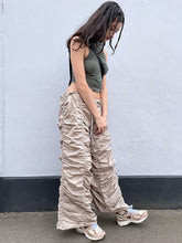 Schmale, gerade Hose