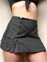 Falda plisada de cintura alta con hebilla de aro de metal