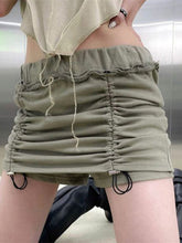 Falda con fruncido en la cadera