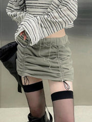 Falda con fruncido en la cadera