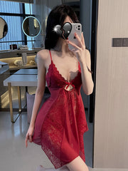 Pijama hueco con perspectiva de encaje y tentación