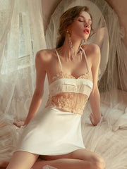 Vestido de tirantes con espalda descubierta y perspectiva de encaje