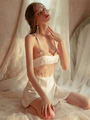 Vestido de tirantes con espalda descubierta y perspectiva de encaje