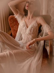 Conjunto de dos piezas de camisón y bata con perspectiva sensacional y tentación