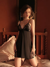 Camisón de encaje con tirantes Allure