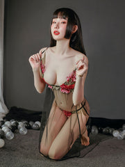 Camisón de malla con tirantes y abertura lateral