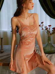 Falda con tirantes de tentación privada de Pure Lust