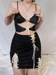 Falda plisada a la cadera