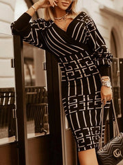 Vestido ajustado de manga larga con escote en V profundo y estampado