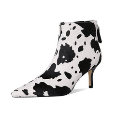 Navya – Stiefel mit Kitten-Heel-Absatz und Kuhfell-Print