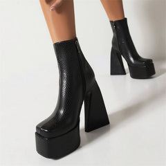 Grüne Ankle Boots „Nia“ mit dicker Plateausohle