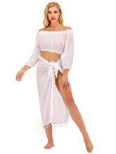 Falda transparente con borlas y top