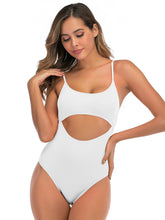 Traje de baño de una pieza con fugas