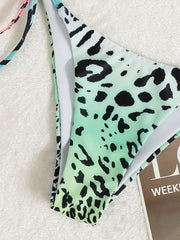 Traje de baño de bikini con tiras y estampado de leopardo