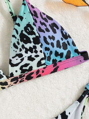 Traje de baño de bikini con tiras y estampado de leopardo
