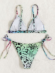 Traje de baño de bikini con tiras y estampado de leopardo