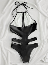 Sexy Badeanzug in Volltonfarbe mit Cut-Out