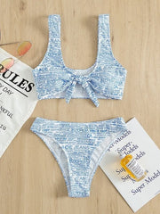 Traje de baño bikini con lazo y letras