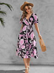 Vestido estampado de manga corta con cordones