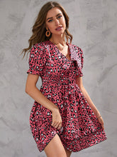 Vestido de manga corta con estampado de leopardo