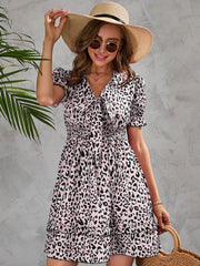 Vestido de manga corta con estampado de leopardo