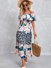 Vestido estampado sin tirantes con volantes y cintura ceñida