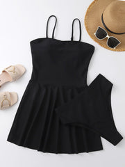 Konservatives Badekleid in Volltonfarbe