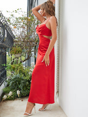 Vestido sexy de satén con cortes