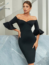 Vestido de fiesta sin tirantes con mangas acampanadas