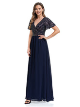 Ballkleid aus Gaze mit Pailletten