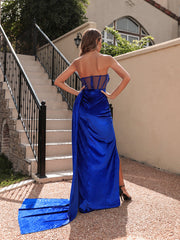 Trägerloses, durchsichtiges, plissiertes Abendkleid