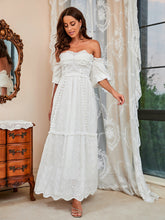 Vestido de noche de encaje sin tirantes