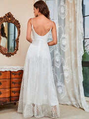 Vestido de noche con tiras bordadas