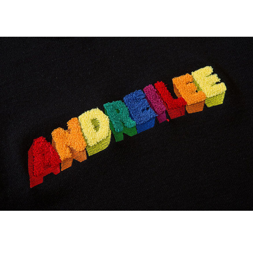 Pullover mit Regenbogen-Buchstabenstickerei