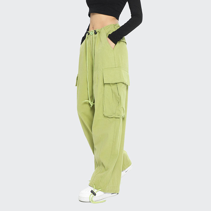 Minimalistische, stylische Cargohose mit Kordelzug