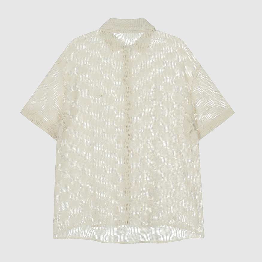 Camisa moderna con estampado hueco