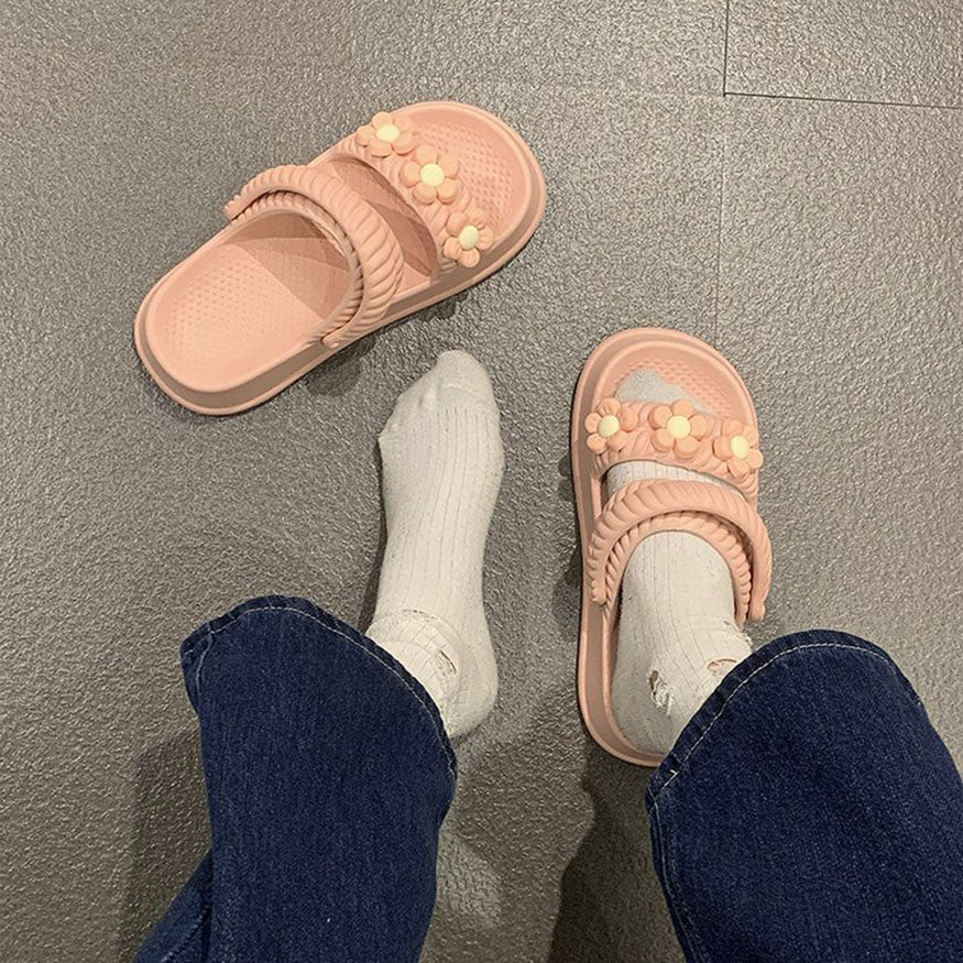 Sandalias con doble tira y decoración floral