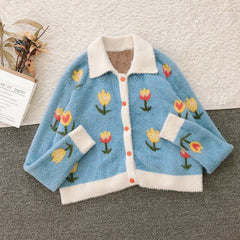 Strickjacke mit Tulpenmuster und Knopfleiste