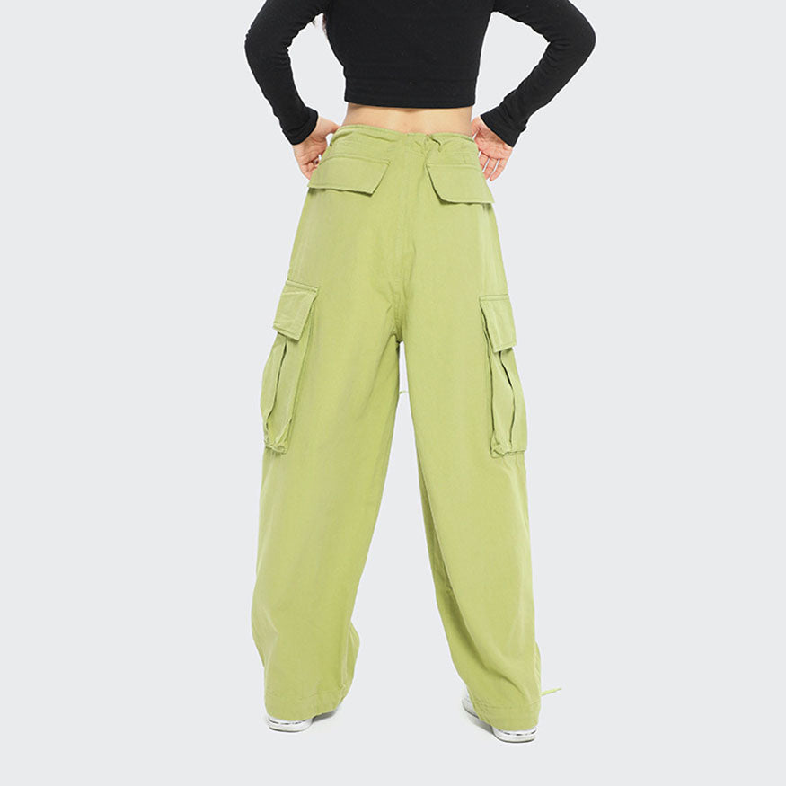 Minimalistische, stylische Cargohose mit Kordelzug