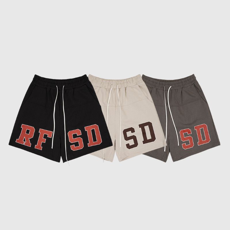 Sportshorts mit einfachem Buchstabendruck