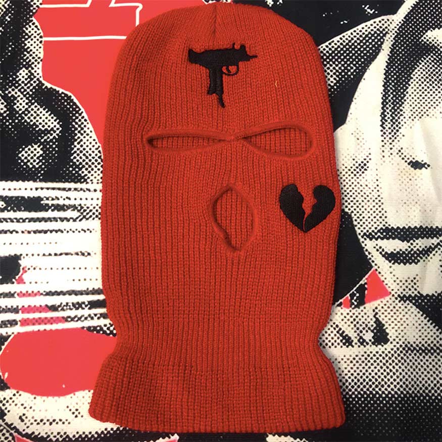 Gorra redonda divertida de tres agujeros