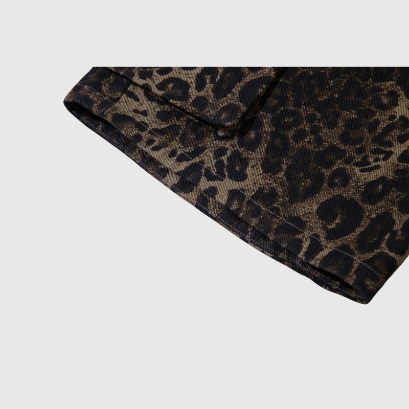 Pantalones cortos cargo de leopardo