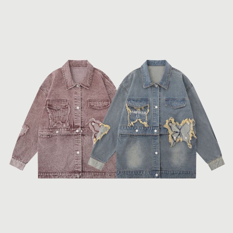 Chaqueta vaquera desgastada con bordado de mariposas
