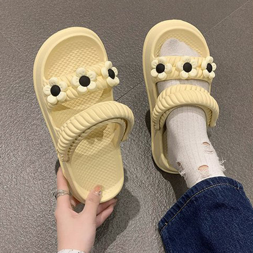 Sandalias con doble tira y decoración floral