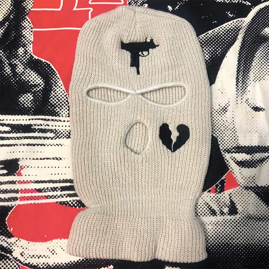 Gorra redonda divertida de tres agujeros
