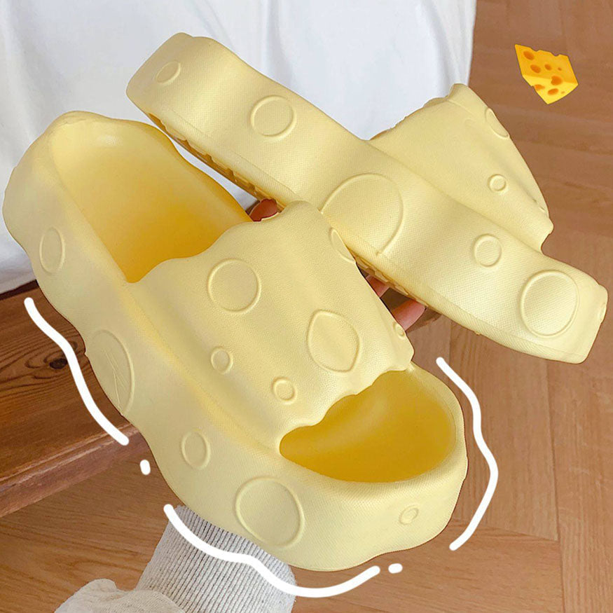 Lindas sandalias de plataforma con forma de queso